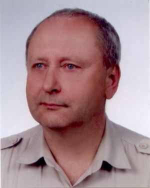 Fot. #1c (Z1 z [1/5]): Dr Jan Pajk - zdjcie dla dowodu osobistego wykonane 19 lipca 2004 roku